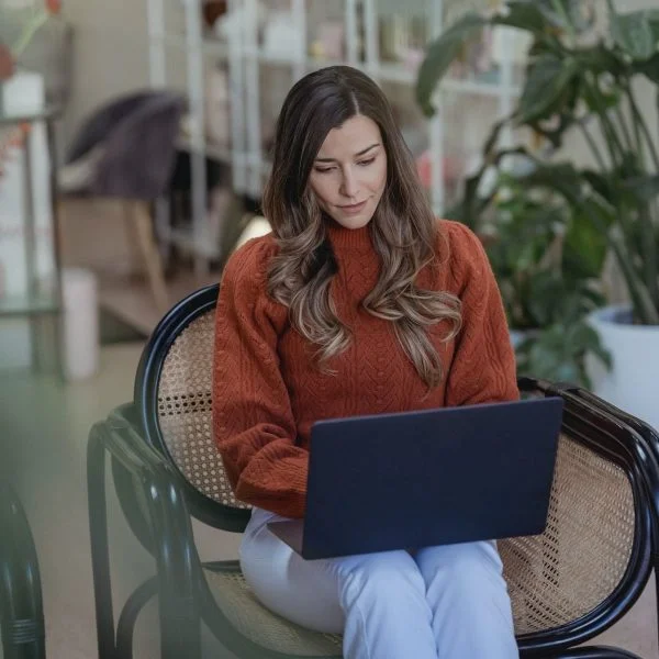 A self-employed woman contacting an independent mortgage broker